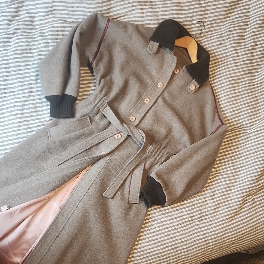 Vintage Wool Coat with Tie,collar,slit